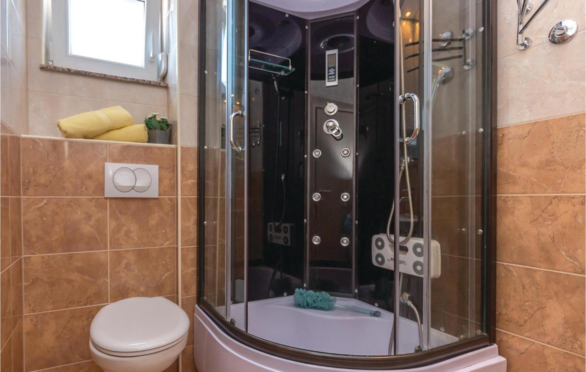 Nice Studio In Krvavica With Kitchen Екстер'єр фото