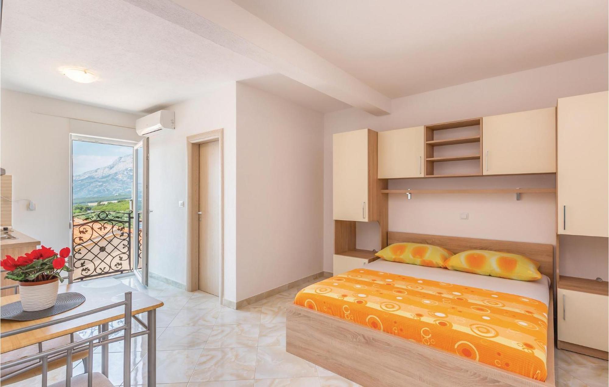 Nice Studio In Krvavica With Kitchen Екстер'єр фото